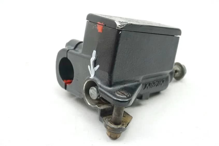 SUZUKI GSXF 600 GN72AB BREMSZYLINDER VORN BREMSPUMPE