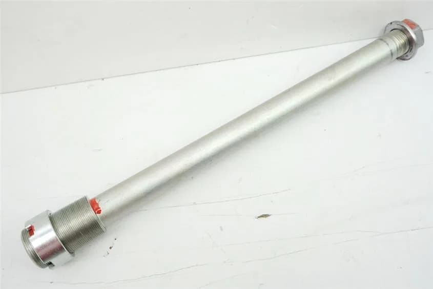 KAWASAKI Z 900 ZR900D D1 SCHWINGACHSE ACHSE SCHWINGE