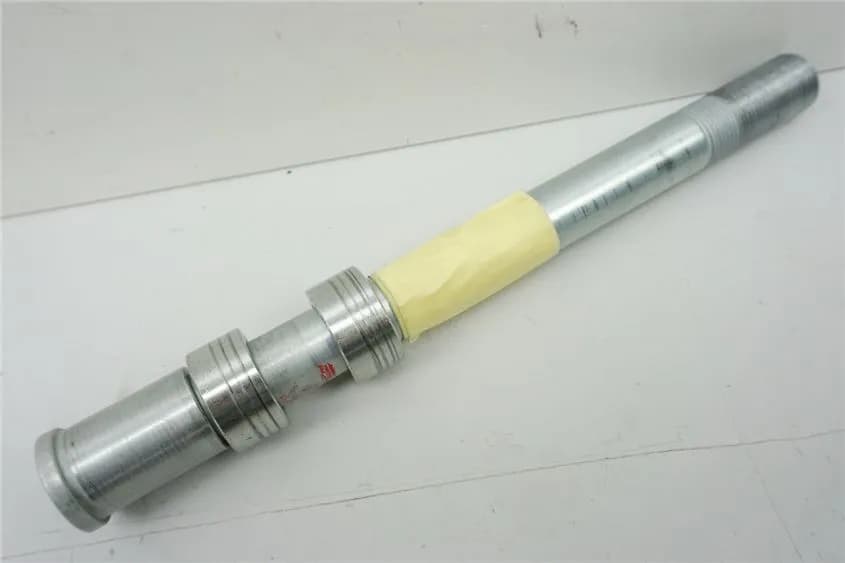 KAWASAKI ER-6 N ABS ER650E STECKACHSE VORN ACHSE DISTANZEN