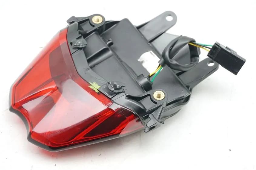 TRIUMPH STREET TRIPLE R 675 ABS L67LR RÜCKLICHT TAIL LIGHT REAR LAMPE