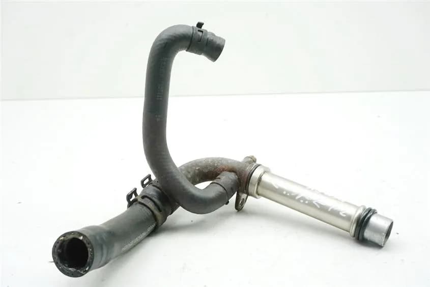 TRIUMPH STREET TRIPLE R 675 ABS L67LR KÜHLERSCHLAUCH ROHR STUTZEN WASSERPUMPE