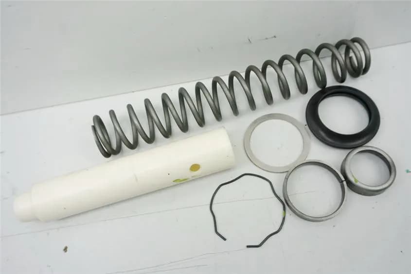 TRIUMPH STREET TRIPLE R 675 ABS L67LR GABELFEDER INNENTEILE GABEL ABSTANDSHALTER