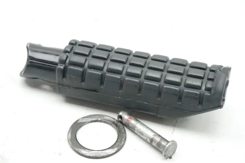 HONDA CBR 1000 SC24 FUßRASTE SOZIUS RECHTS FOOTREST