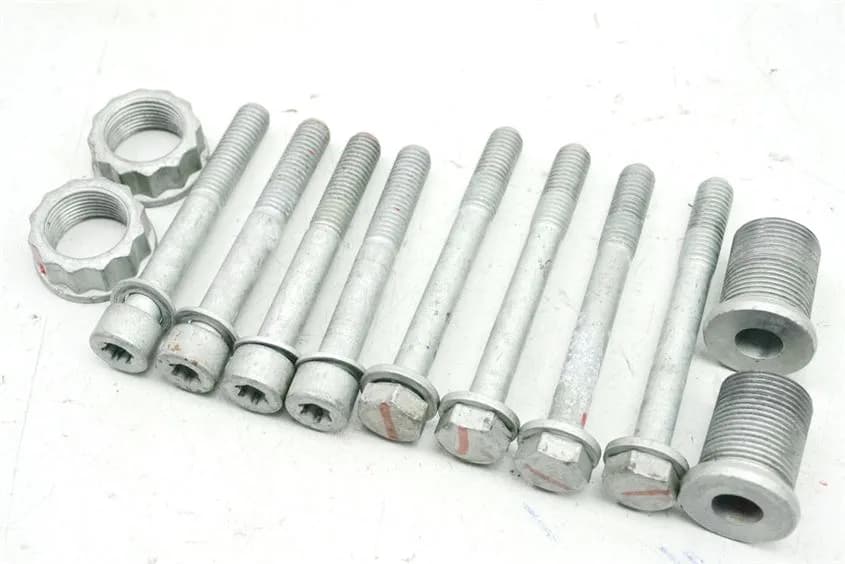 BMW F 800 ST A E8ST K71 SCHRAUBEN MOTOR HALTER BOLZEN MOTORHALTER