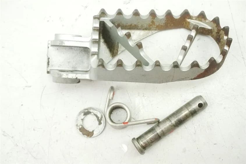 HUSABERG 550 FE FUßRASTE FAHRER RECHTS FOOTREST