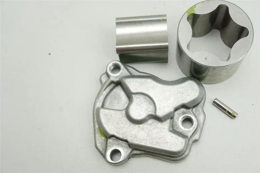 KTM 1290 SUPERDUKE R ÖLPUMPE LINKS OIL PUMP