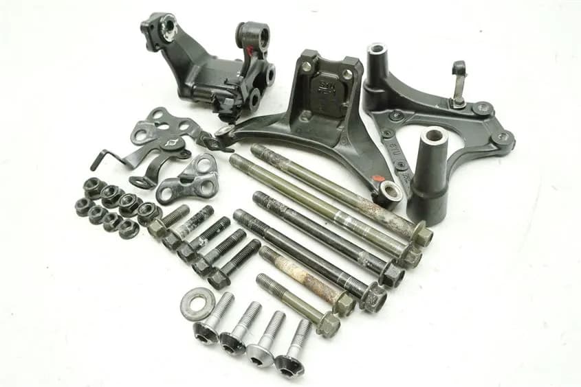 YAMAHA MT-01 RP12 MOTORHALTER HALTERUNG MOTOR ACHSE BOLZEN SCHRAUBEN