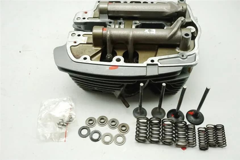 YAMAHA MT-01 RP12 ZYLINDERKOPF HINTEN VENTILE KIPPHEBEL LAGERBOCK