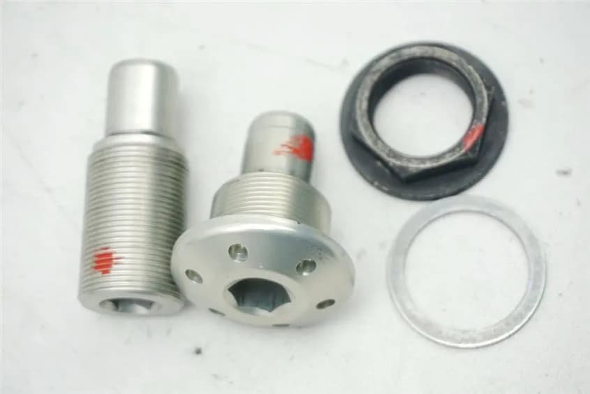 BMW R 1200 RS R12WR (LC) SCHRAUBEN FIXIERUNG SCHWINGE VORN BOLZEN