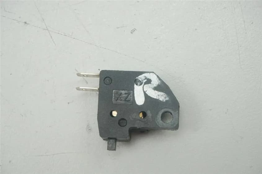 PEUGEOT KISBEE 50 4-TAKT BREMSLICHTSCHALTER RECHTS