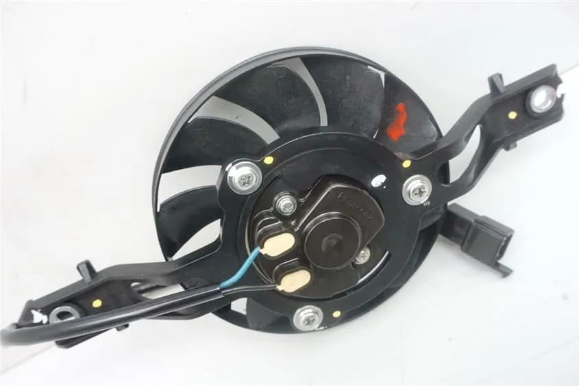 SUZUKI UH 125 CC BURGMAN K7-L3 LÜFTER KÜHLER LÜFTERRAD MOTOR