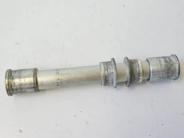 KAWASAKI ZX-6R ZX600J STECKACHSE VORN ACHSE