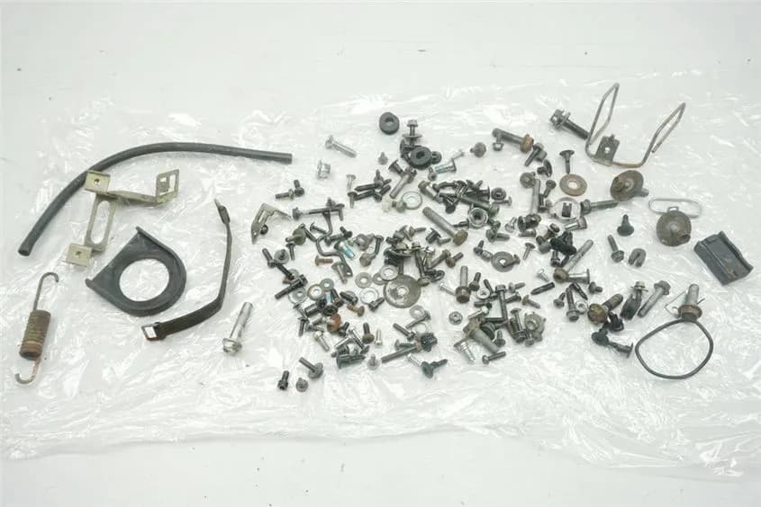 SUZUKI UH 125 CC BURGMAN K7-L3 SCHRAUBEN & KLEINTEILE