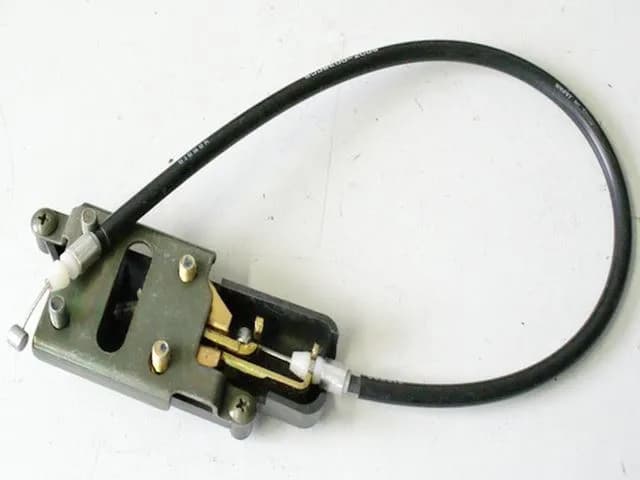 YAMAHA R1 RN09 Verschluß Sitzbank Soziussitz Verriegelung Seilzug