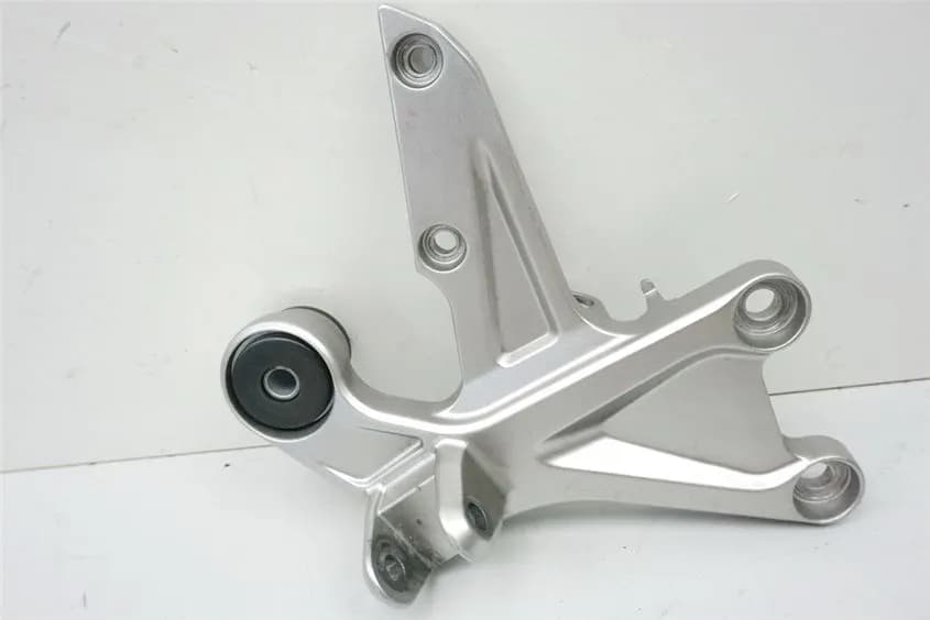 HONDA CBR 1000 RR ABS SC77 FUßRASTENTRÄGER FAHRER RECHTS HALTER FUßRASTE PLATTE