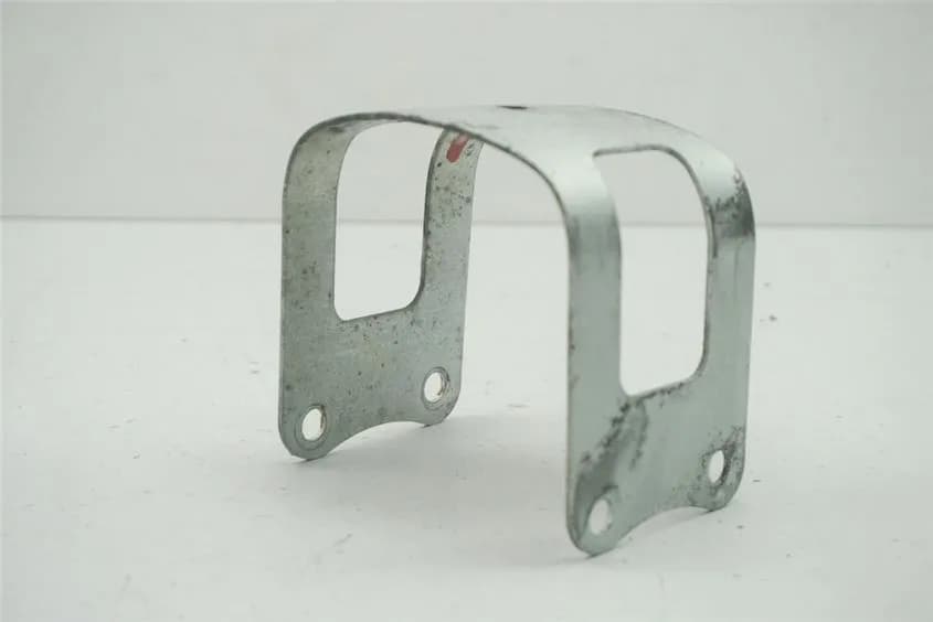 HYOSUNG GA 125 CRUISE II HALTERUNG KOTFLÜGEL VORN TRÄGER STREBE