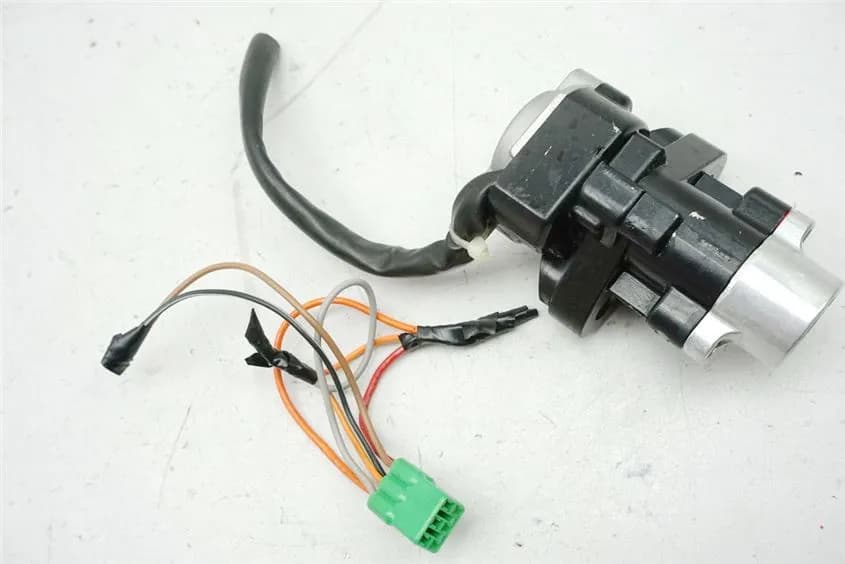 SUZUKI GSX 600 F AJ ZÜNDSCHLOß - DEFEKT OHNE SCHLÜSSEL