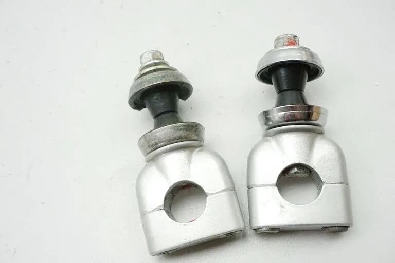 SUZUKI GSX 1100 G GV74A LENKERKLEMMUNG RISER HALTER LENKER