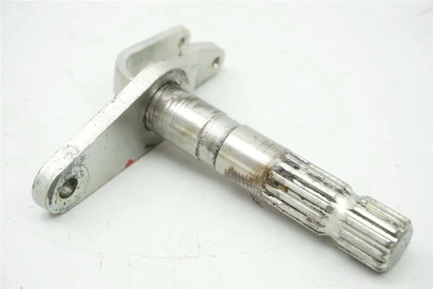 SUZUKI GSX 1100 G GV74A AUFNAHME BREMSPEDAL WELLE HALTER