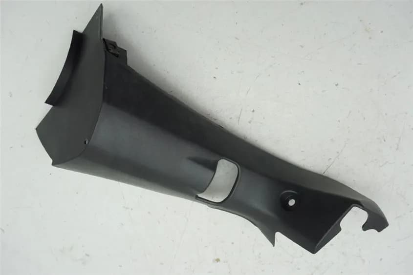 SUZUKI AN 400 WVAU BURGMAN VERKLEIDUNG LENKER RECHTS UNTEN ABDECKUNG COVER BLENDE