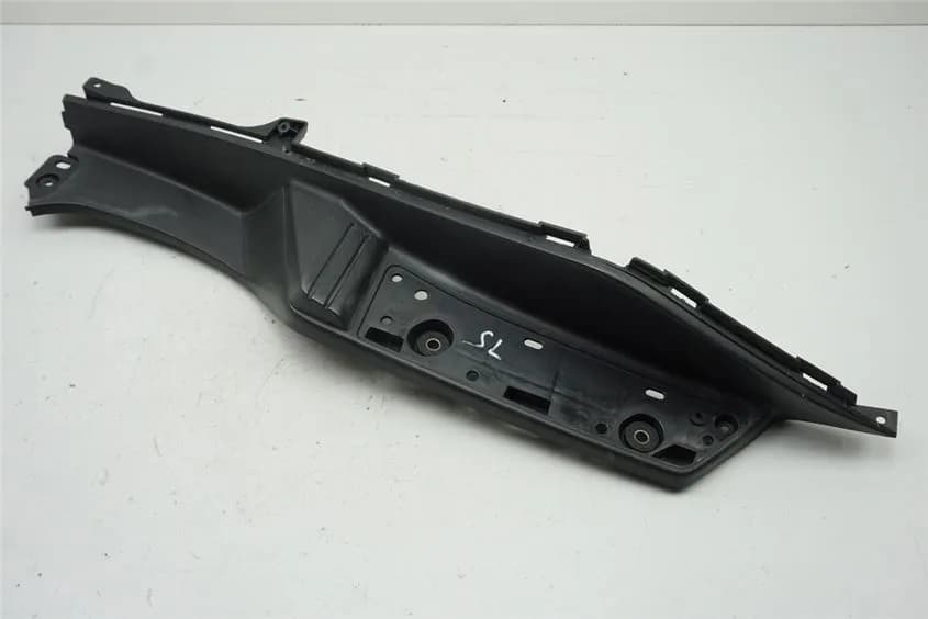 SUZUKI AN 400 WVAU BURGMAN TRITTBRETT SOZIUS LINKS VERKLEIDUNG ABDECKUNG COVER