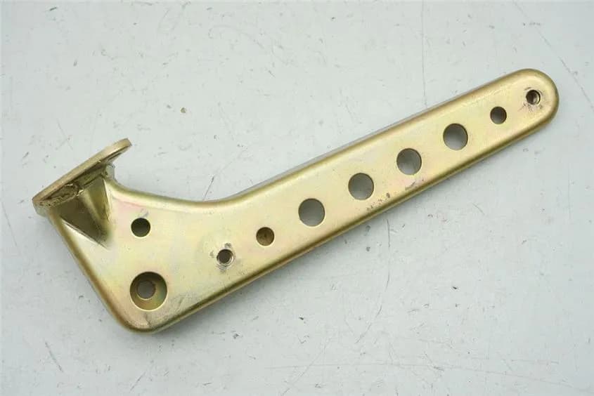 SUZUKI AN 400 WVAU BURGMAN HALTERUNG TRITTBRETT SOZIUS LINKS TRÄGER HALTEPLATTE