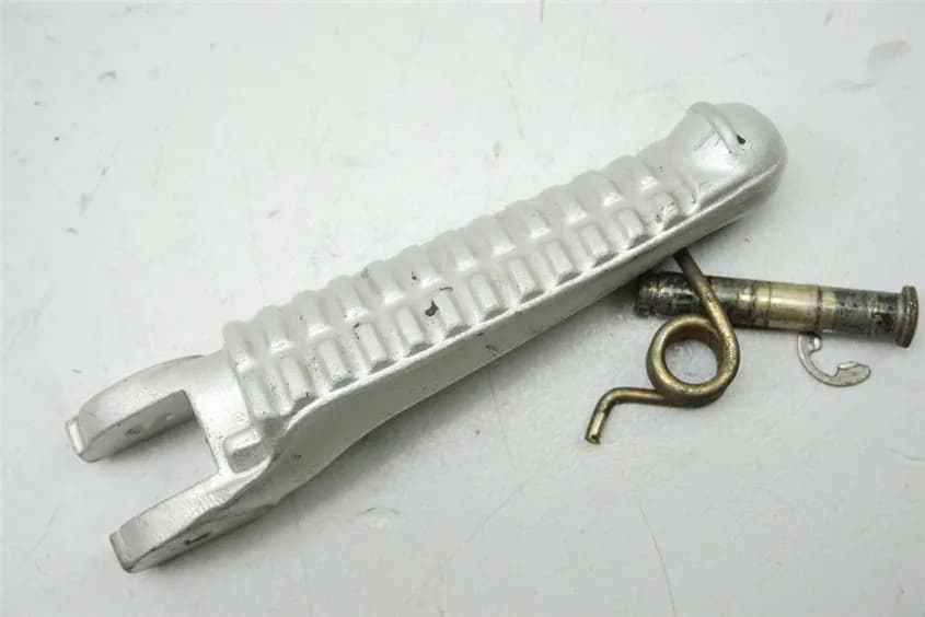 DUCATI 750 SS i.e. FUßRASTE FAHRER RECHTS FOOTREST