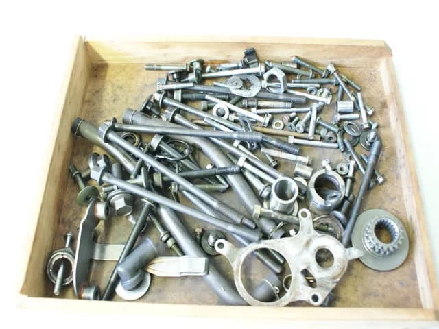 SUZUKI SV 650 AV SCHRAUBEN KLEINTEILE MOTOR