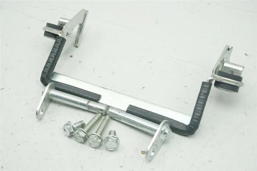 KAWASAKI BX 125 A NINJA HALTERUNG FAHRERSITZ HALTER TRÄGER SCHRAUBEN