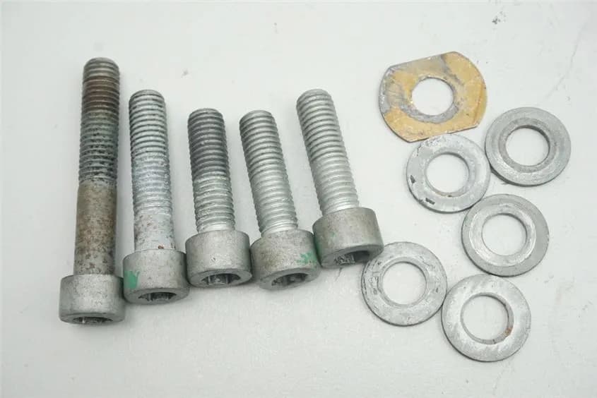 BMW K 1100 RS SCHRAUBEN MOTOR MOTORHALTER HALTERUNG MOTOR