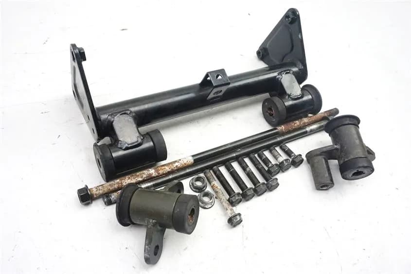 KAWASAKI VN 1500 CLASSIC TOURER VNT 50G HALTERUNG MOTOR ACHSE TRÄGER DISTANZEN