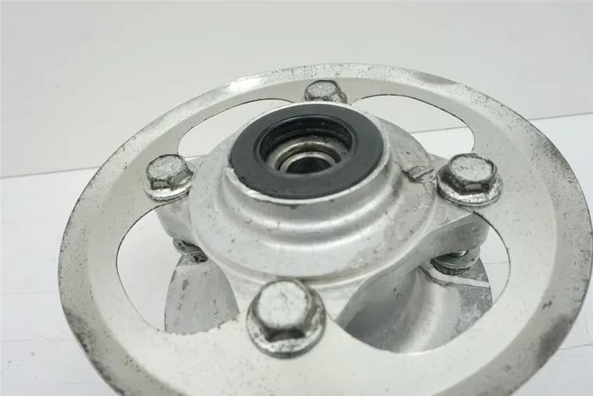 SUZUKI GZ 125 MARAUDER KETTENRADTRÄGER AUFNAHME KETTENRAD