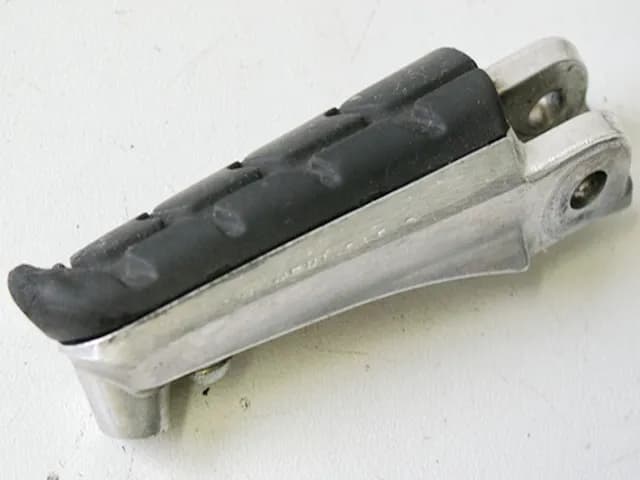 HONDA CBR 1100 XX SC35 FUßRASTE FAHRER LINKS