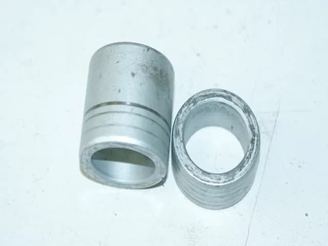 HONDA CBF 600 S ABS PC43 DISTANZHÜLSEN DISTANZ FELGE VO