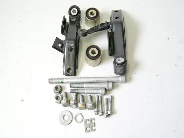 BMW K 1200 GT K12 HALTERUNG MOTOR ACHSE MOTORHALTERUNG