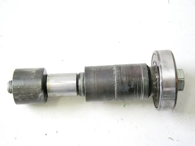 BMW K 1200 GT K12 ACHSE SCHRAUBE TRAILING ARM