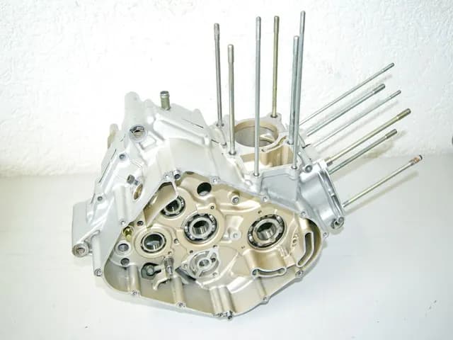 SUZUKI VL 125 WVA4 INTRUDER MOTORGEHÄUSE MOTORBLOCK