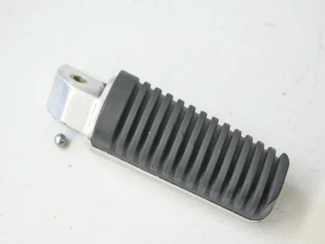 YAMAHA YP 250 R X-MAX i SG16 FUßRASTE SOZIUS RECHTS