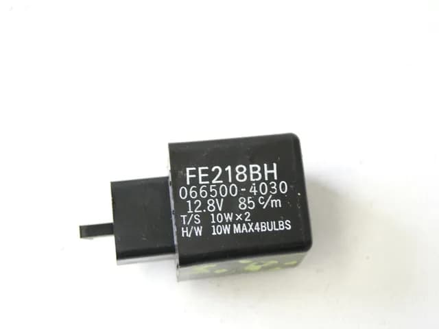 TRIUMPH STREET TRIPLE R 675 D67LD BLINKRELAIS RELAIS BLINKGEBER