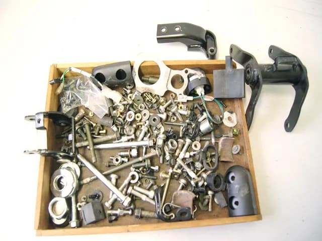 KYMCO QUANNON 125 SCHRAUBEN KLEINTEILE