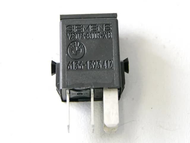 BMW C1 125 EXECUTIVE STEUERRELAIS RELAIS SIEMENS