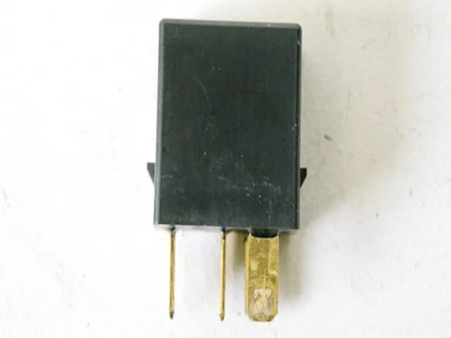 HONDA FES 125 JF12 S-WING ABS STEUERRELAIS OMRON RELAIS