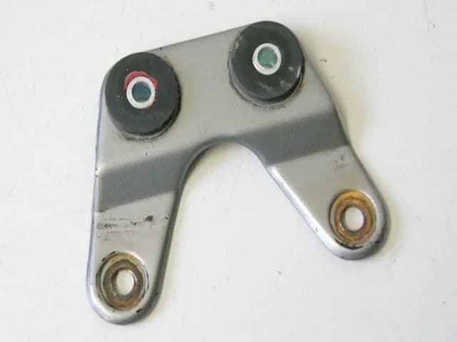 KAWASAKI ZZR 600 D ZX600D HALTERUNG HALTER TANK VORN