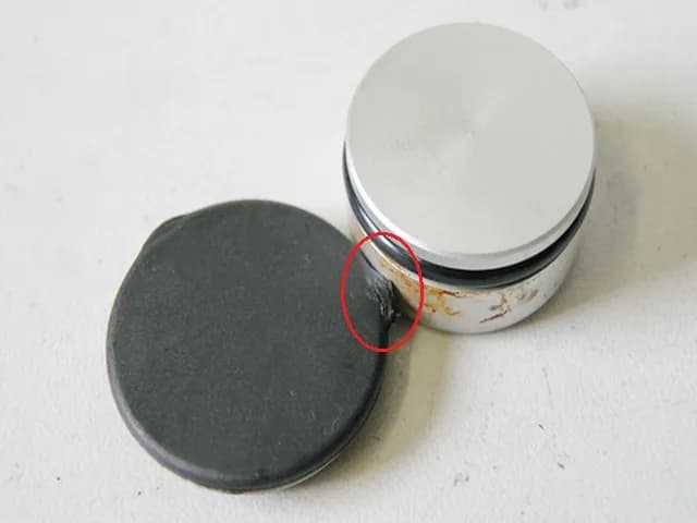 BMW F 650 CS K14 SCARVER GABELVERSCHLUß GABEL SCHRAUBE