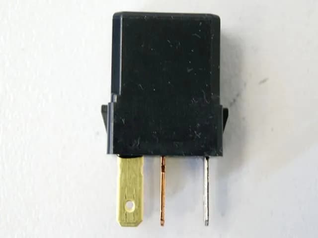 YAMAHA YZF-R 125 RE06 RELAIS STEUERRELAIS