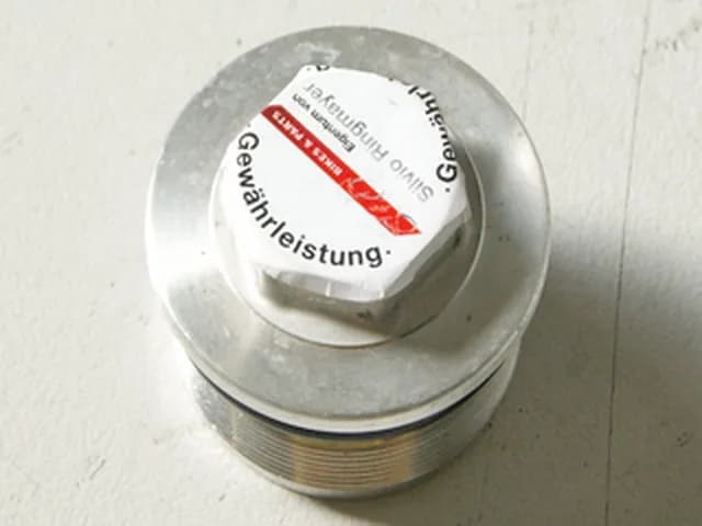 SUZUKI VL 125 WVA4 INTRUDER Gabelverschluß Schraube Stopfen Gabel Standrohr